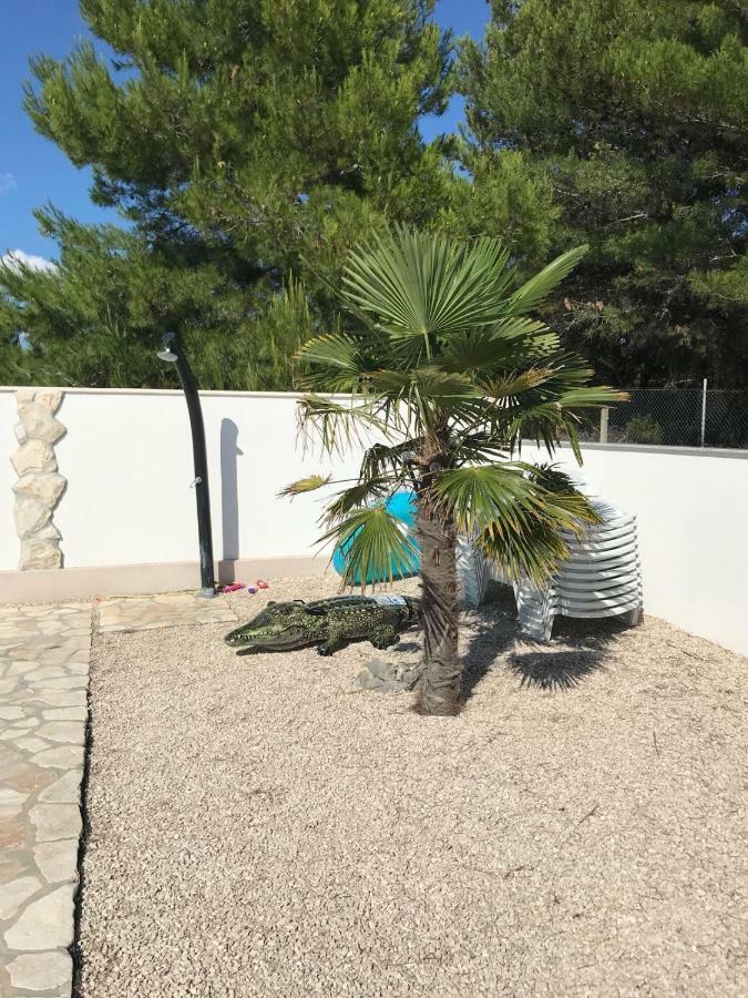 Villa Santa Barbara Vrsi Luaran gambar