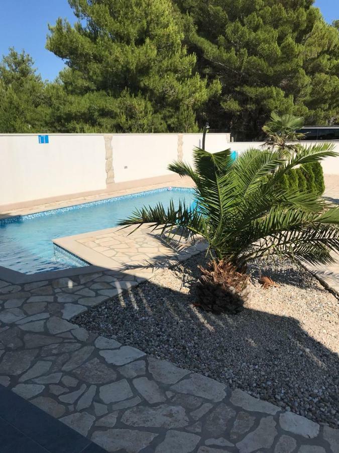 Villa Santa Barbara Vrsi Luaran gambar